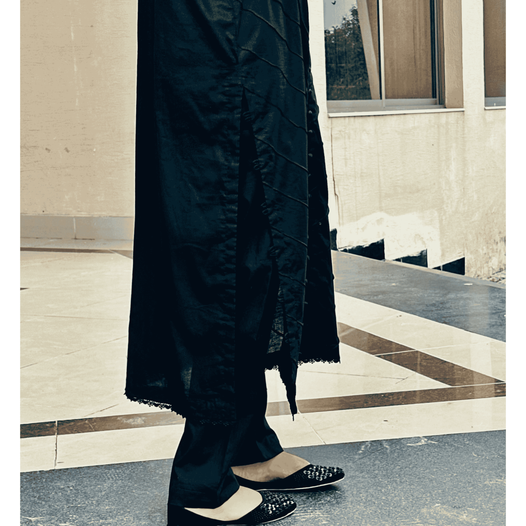 Noir Grace Ensemble - Image 4